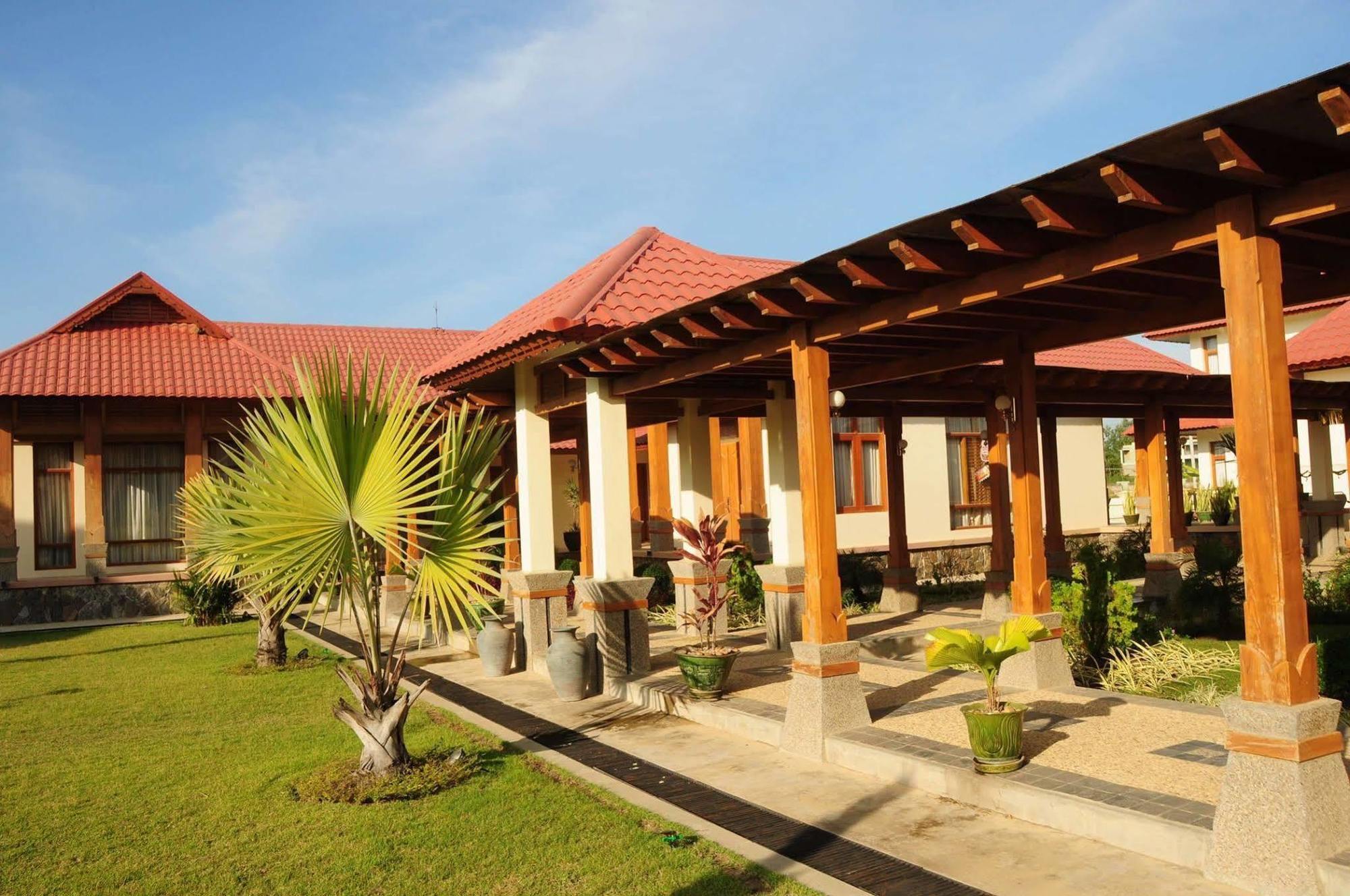 Myat Taw Win Hotel Naypyidaw Екстериор снимка